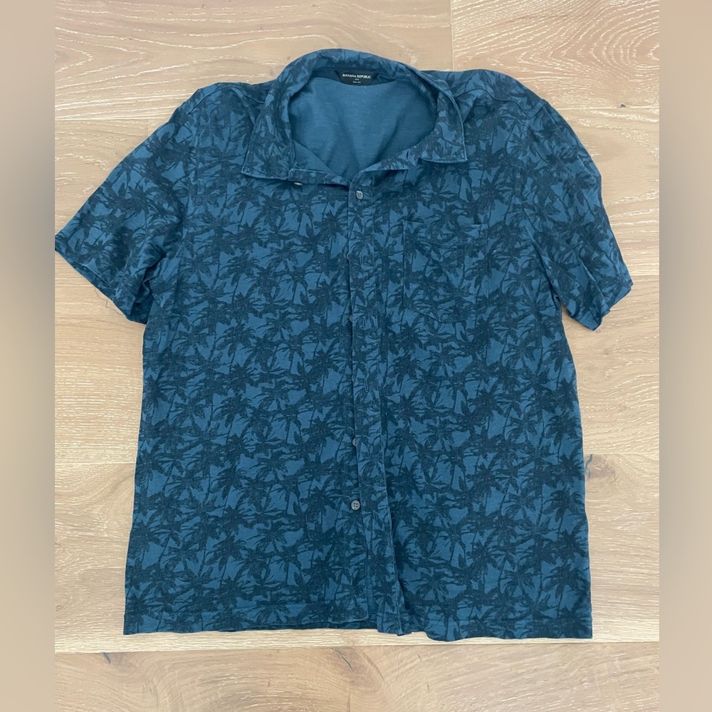Banana Republic Button Up Shirt